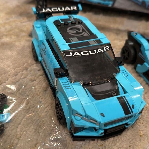 Lego Speed Champions Jaguar Formula E Set used complete with manuals - Picture 4 of 7
